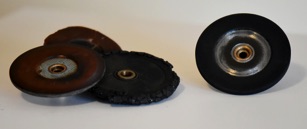 Turntable idler wheel re-rubbered.